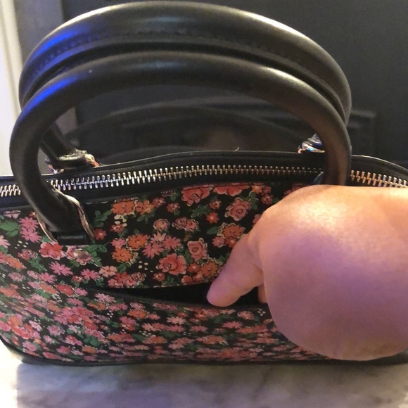 Coach satchel and wallet sold in a set - Picture 5 of 6